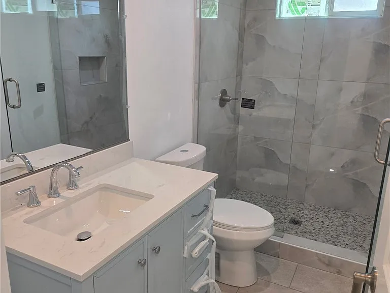 929 E Barbara Ave — Photo 7