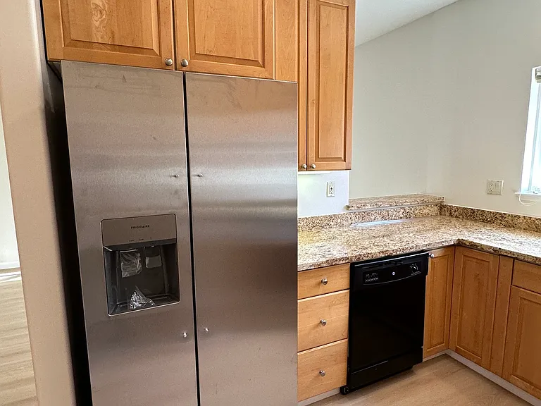 472 Bryan Ave — Photo 25