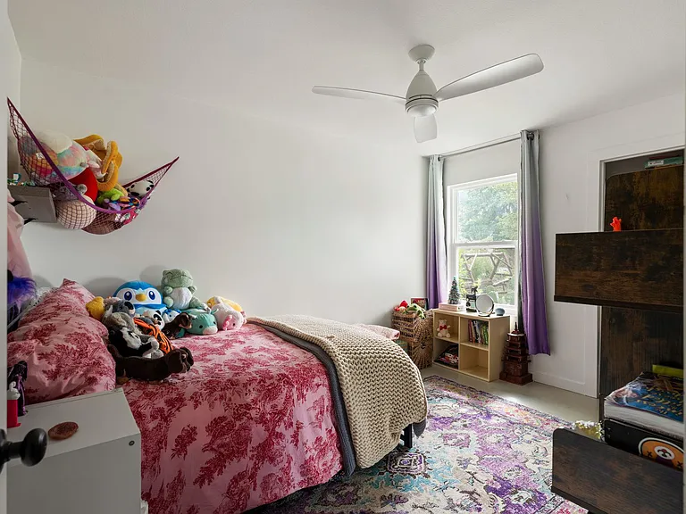 6604 Woodhue Dr — Photo 24