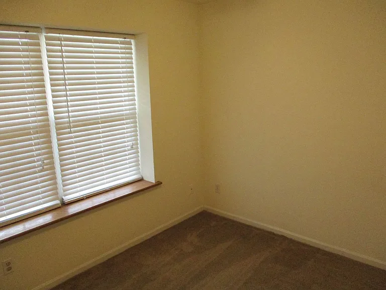1725-1727 Louise Cir — Photo 33