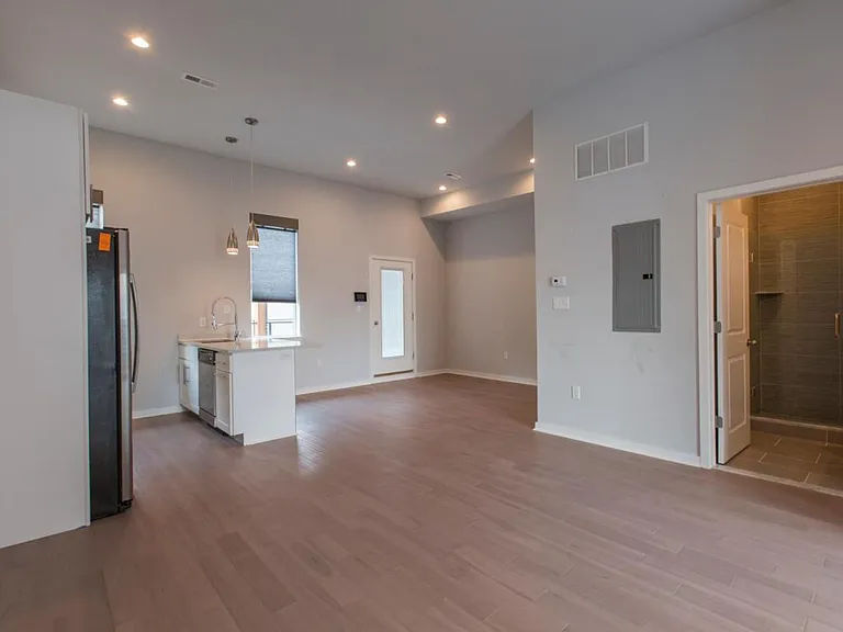 4304 Cresson St — Photo 10
