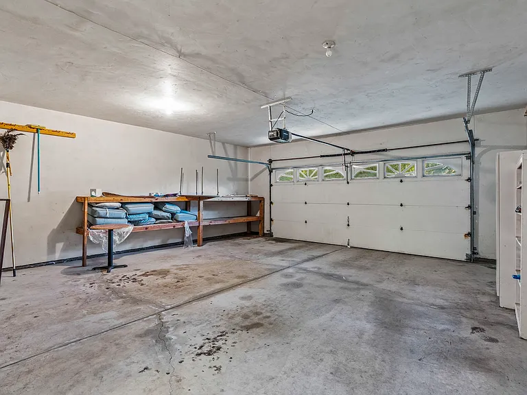 6578 Oak Leaf Ct — Photo 23