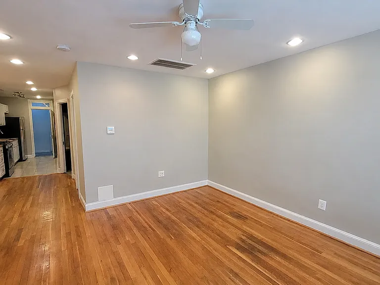 2900 8th St NE #4 — Photo 1
