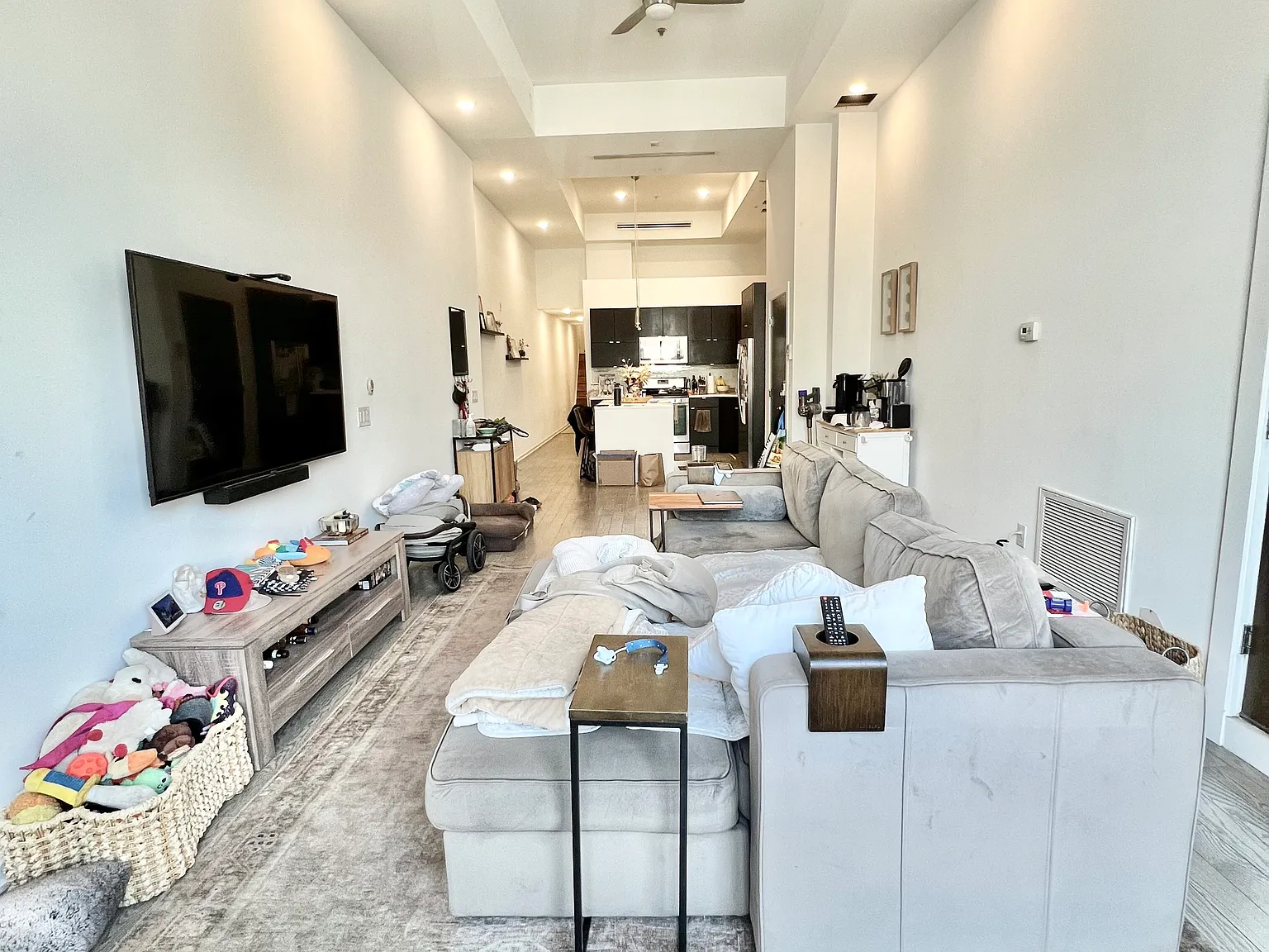 2 bed, 1200 sqft, $2,400 — Photo 3