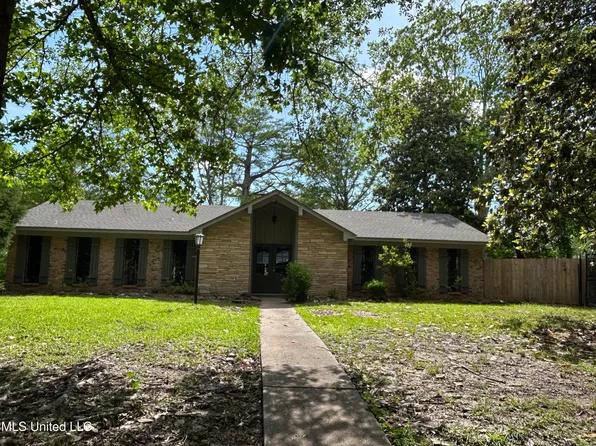 215 Quail Trl, Greenwood, MS 38930