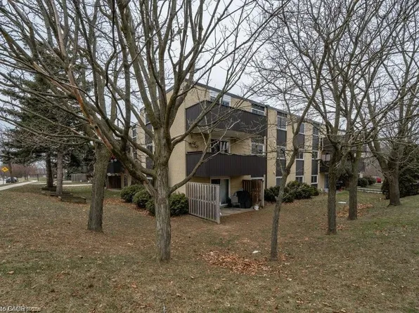 75 Hazelglen Dr #308, Kitchener, ON N2M 2E2