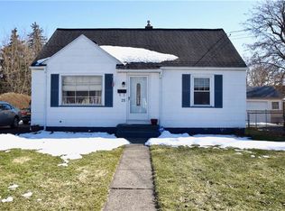 75 Ashwood Dr, Rochester, NY 14609