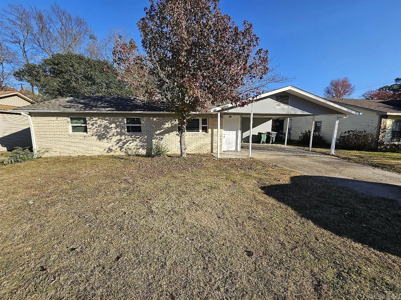 3 bed, 2.0 bath, 1200 sqft, $1,375 — Photo 1