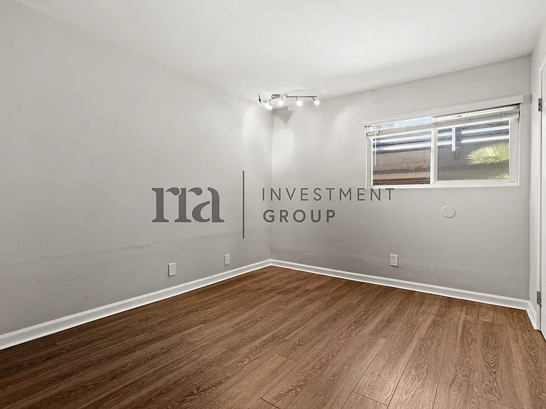 2405 Adams Ave #7 — Photo 12