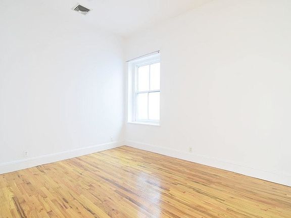 4th image of 17 Park Pl Frnt 1
