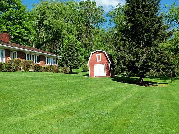 3rd image of 371 Vernon Dr