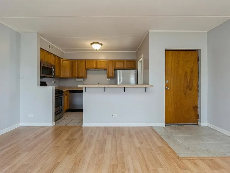 2600 Oakton St #9E — Photo 2
