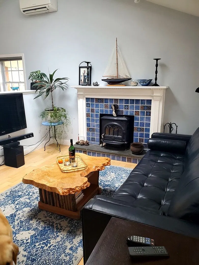 Charming 2BR House in Niantic — Photo 1