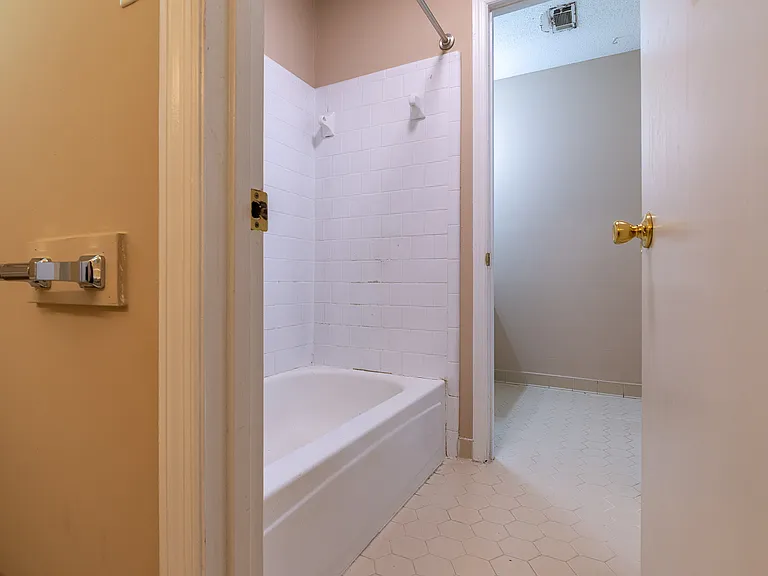 433 Evans Mill Dr #B — Photo 14