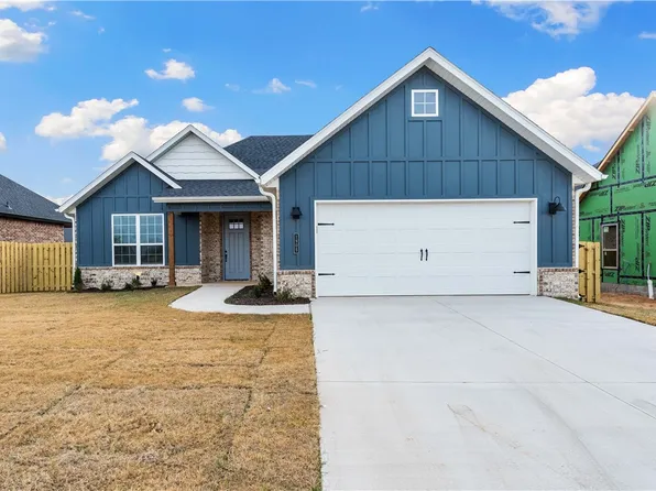 1905 Bugg St, Pea Ridge, AR 72751