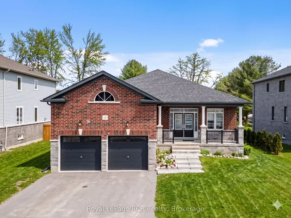 15 Emerald St, Wasaga Beach, ON L9Z 0K8