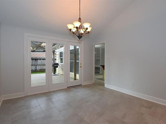 4th image of 11923 Briar Forest Dr