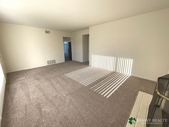 3rd image of 437 Gardenside Ave