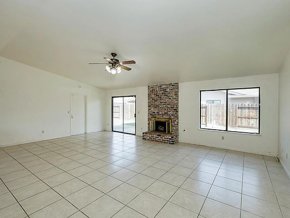 5th image of 3800 Spring Oak Dr