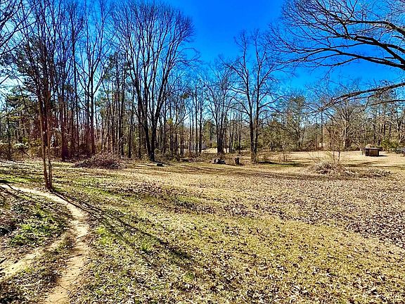 3rd image of 224 Mountain Rd