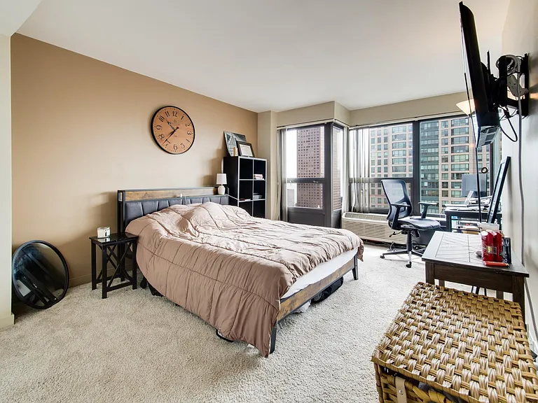 30 E Huron St #5401 — Photo 9