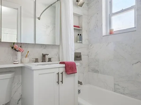 155 W 68th St APT 2005, New York, NY 10023