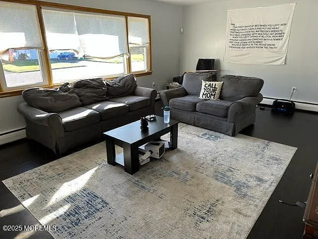 4 bed, 1858 sqft, $2,700 — Photo 3