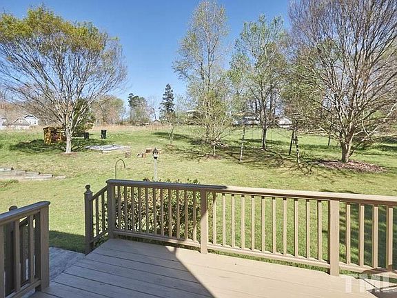 3rd image of 3116 Chelmsford Dr