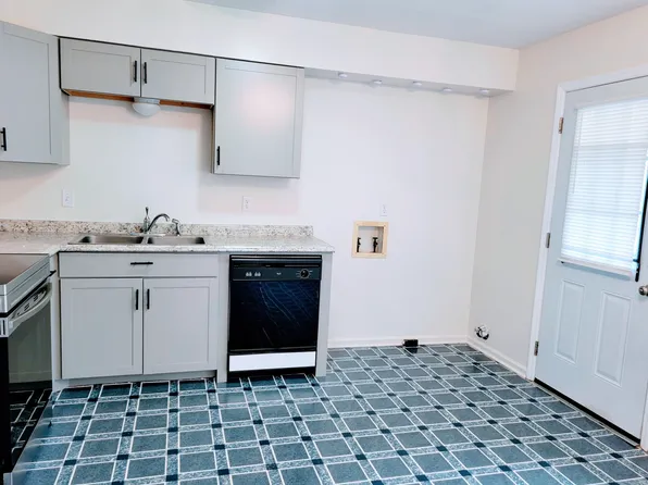 10915 Queen Anne Ct, Savannah, GA 31406