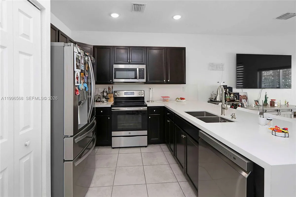 Building Photo - 10628 W 33rd Way #33018