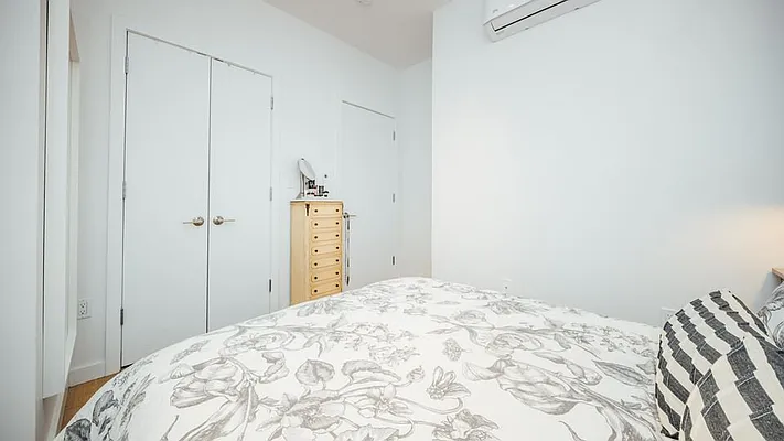 Rented by Nooklyn NYC LLC | media 35