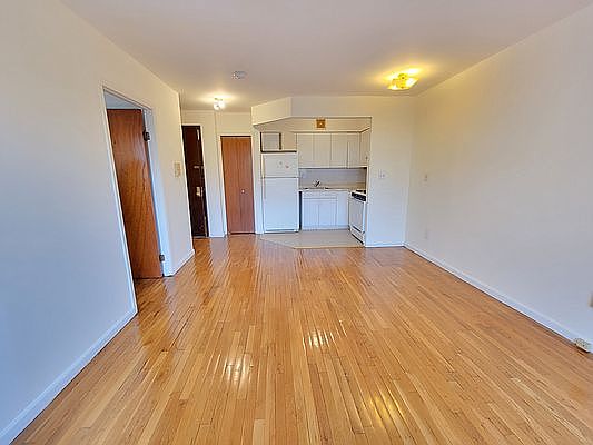 3rd image of 140-11 33rd Ave #2R