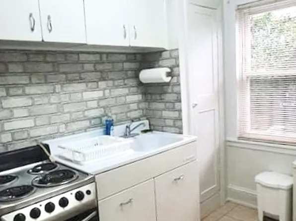 21-49 23rd St #C11, Astoria, NY 11105