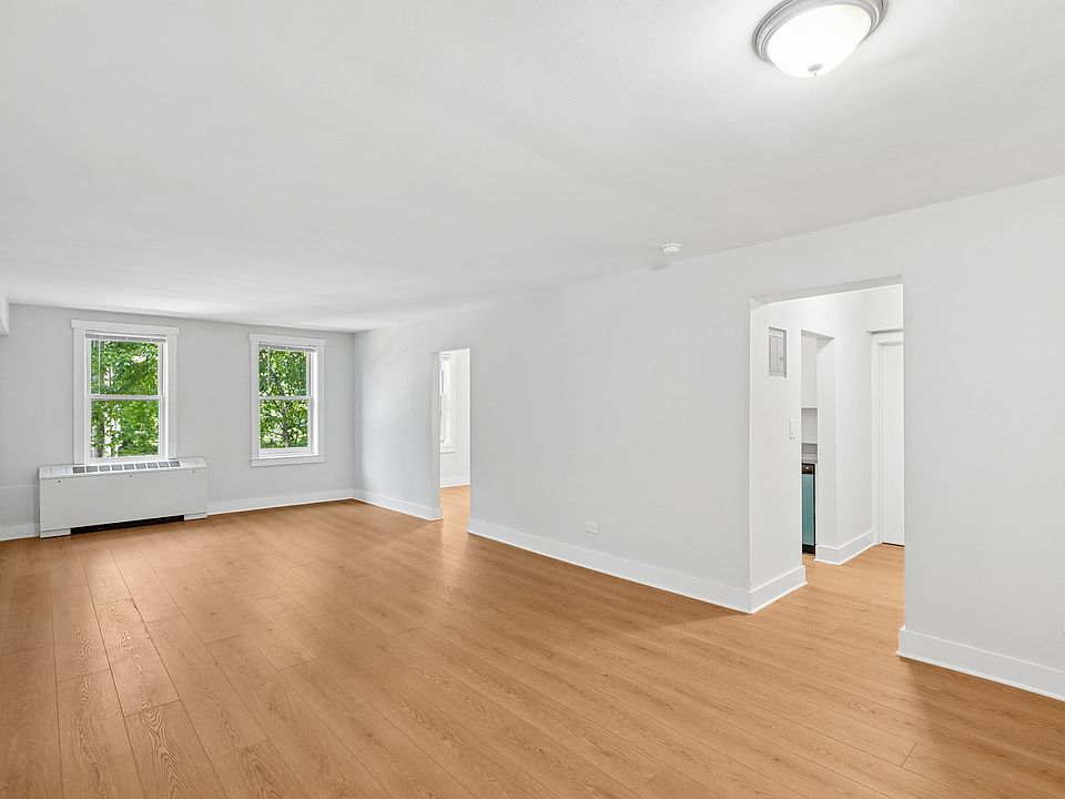 1st image of 1540 Pelham Pkwy S #1G
