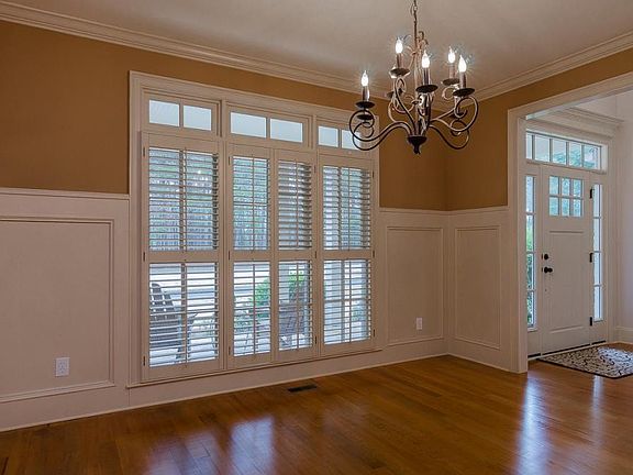 4th image of 654 Dogwood Way