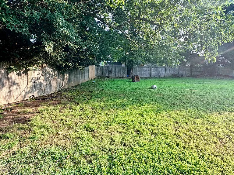 68 Alexander Dr — Photo 4
