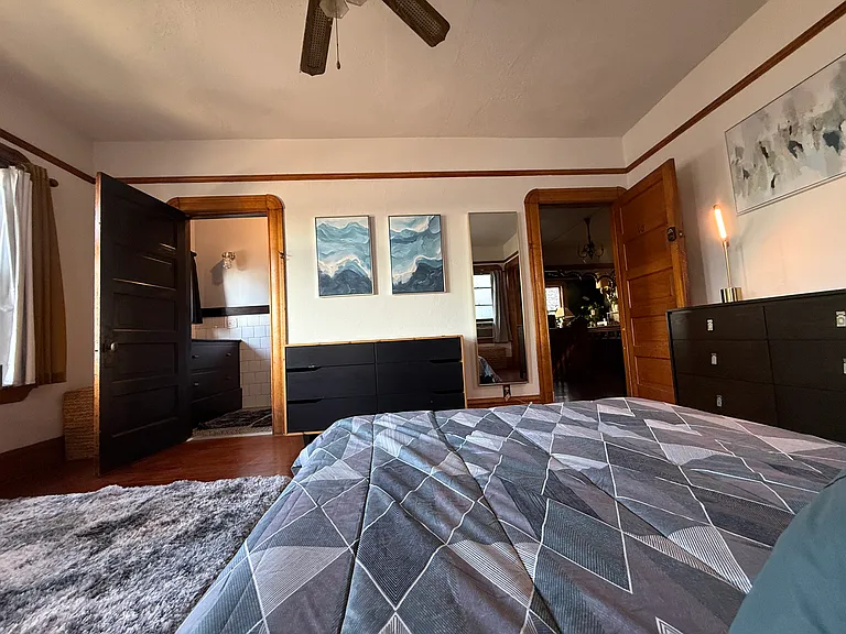 826 S Burlington Ave #10 — Photo 11