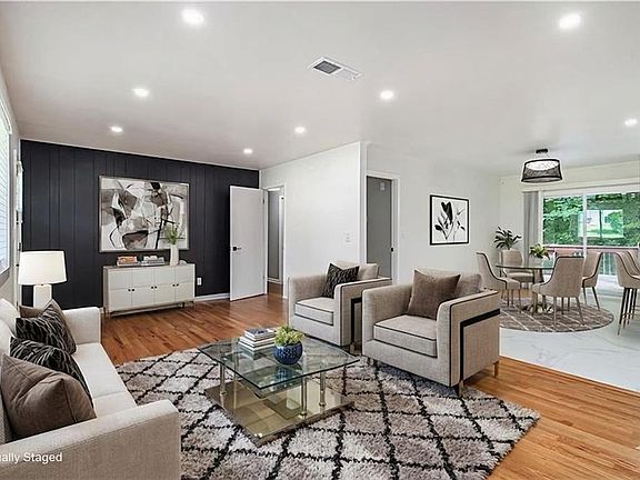 4th image of 1595 Moncrief Cir