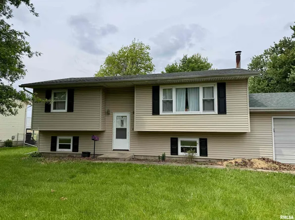 303 Stockdale Ln, Abingdon, IL 61410