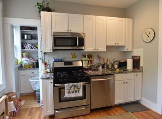 9 Greenway Ct APT 2, Brookline, MA 02446