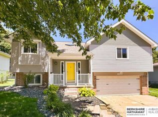 13422 Lillian St, Omaha, NE 68138