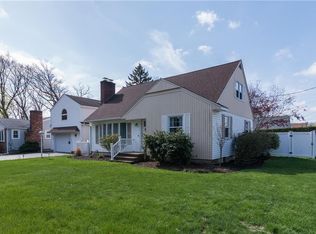 100 Curtis St, Cranston, RI 02920