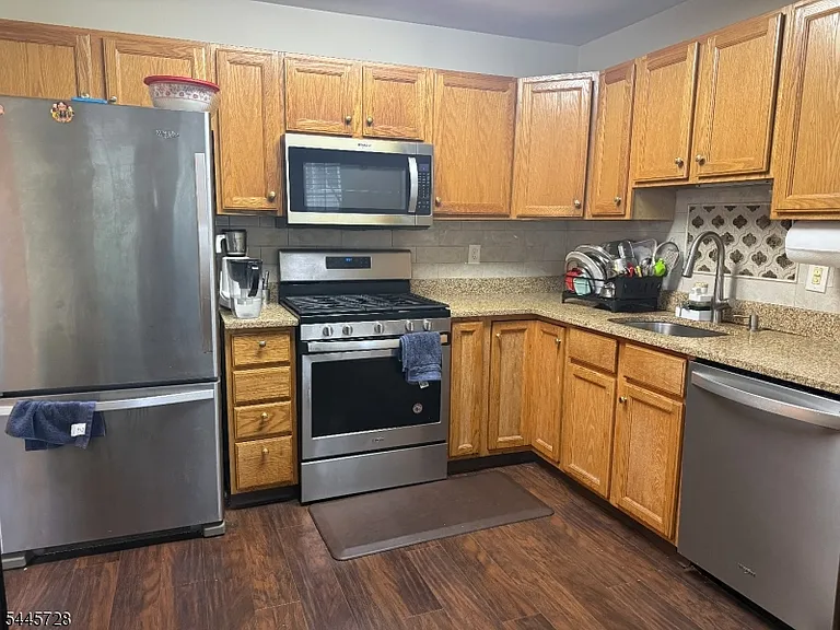 58 Waugh Ct — Photo 4