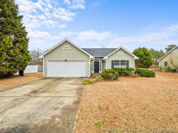 145 Chapel Hill Dr, Raeford, NC 28376