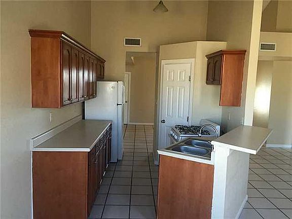3rd image of 317 Via Cumbre Linda