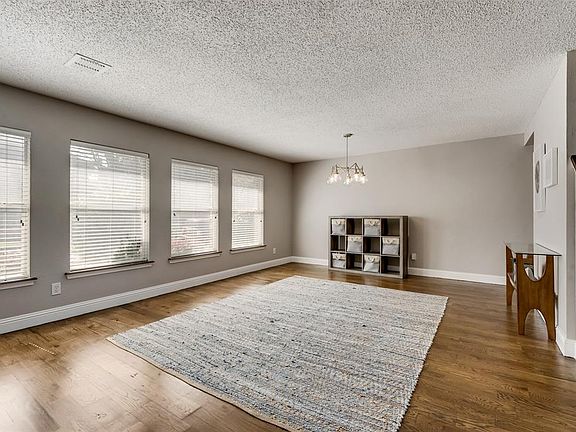 3rd image of 909 Orchid Dr