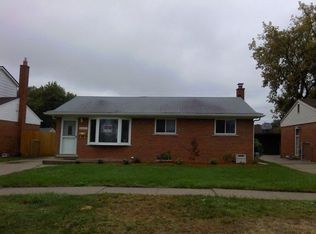 16033 Dugan St, Roseville, MI 48066