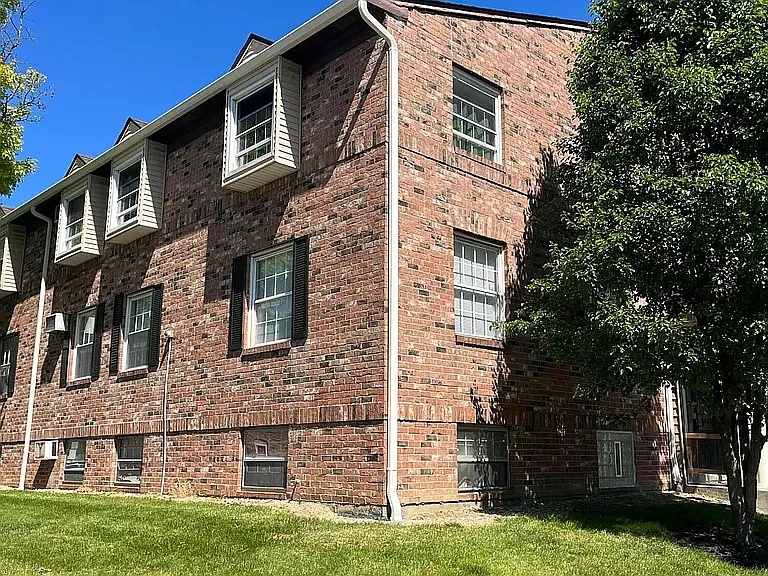 4696 Tarryton Ct S #2J — Photo 13