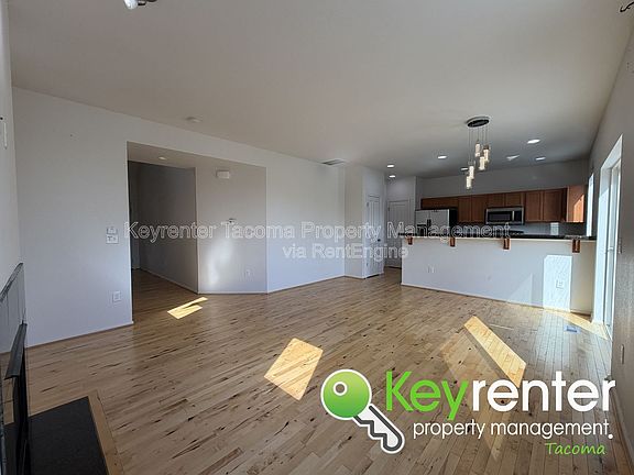 5th image of 1093 Ebbets Dr SW