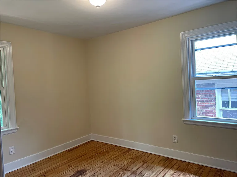 721 Center Ave — Photo 17